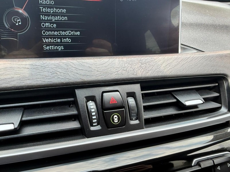 BMW X1 Vehicle Image 28
