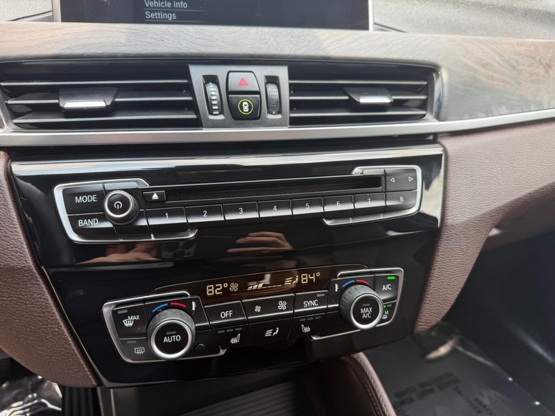 BMW X1 Vehicle Image 29