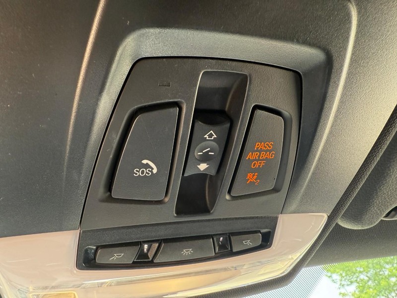 BMW X1 Vehicle Image 35