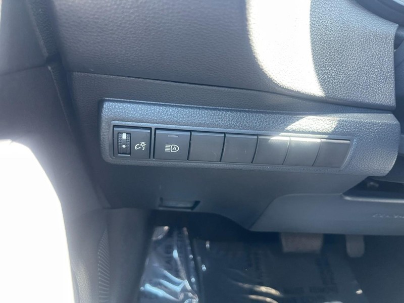 Toyota Corolla Vehicle Image 18