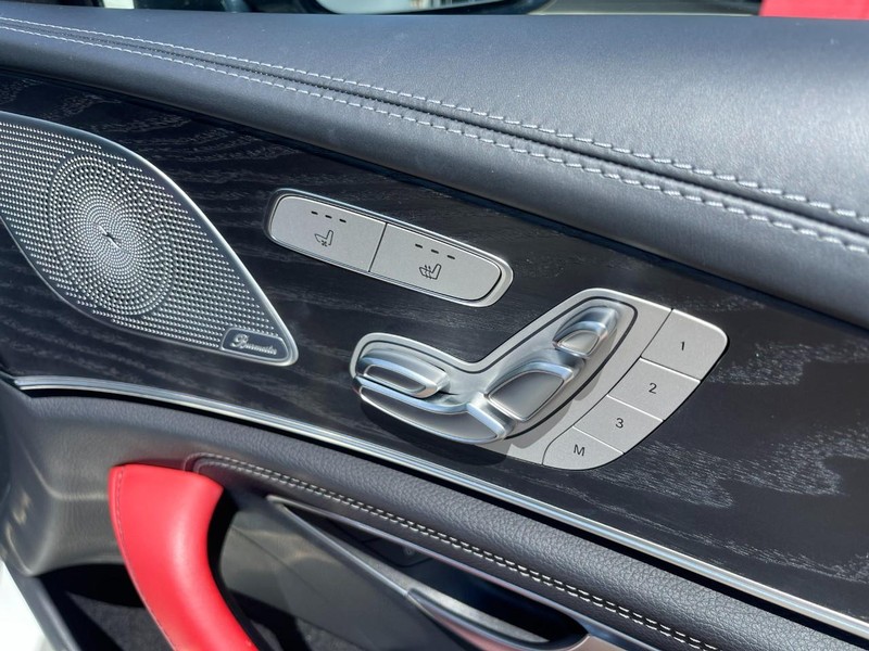 Mercedes-Benz CLS Vehicle Image 13