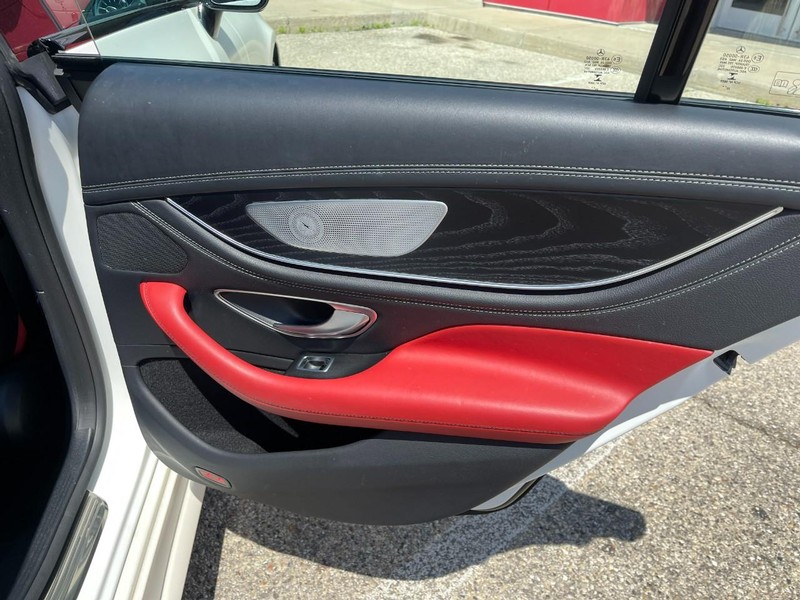 Mercedes-Benz CLS Vehicle Image 16
