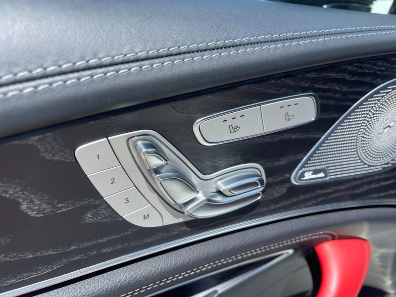 Mercedes-Benz CLS Vehicle Image 23