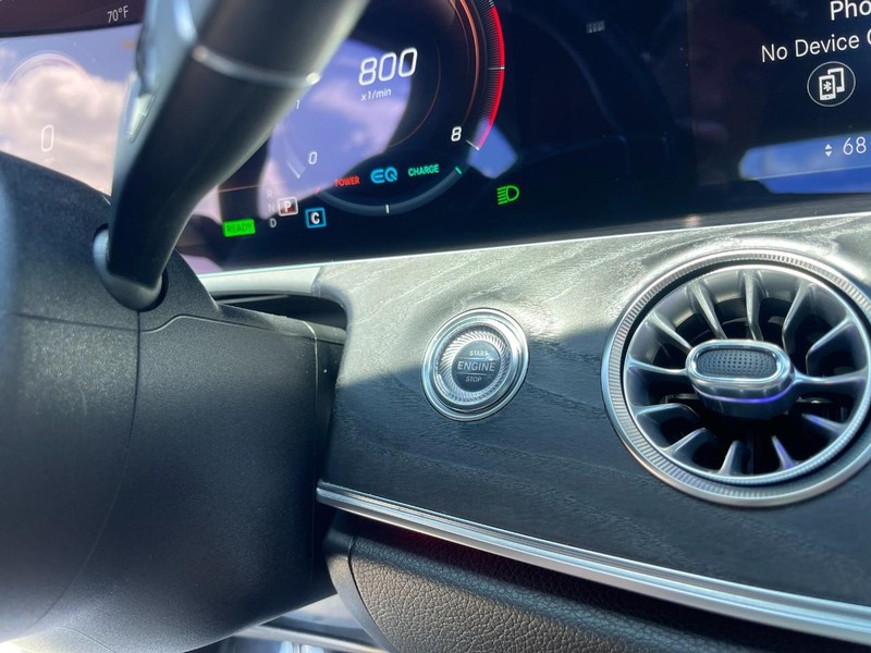 Mercedes-Benz CLS Vehicle Image 31