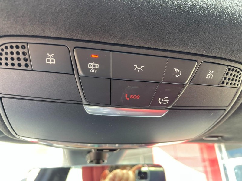 Mercedes-Benz CLS Vehicle Image 37