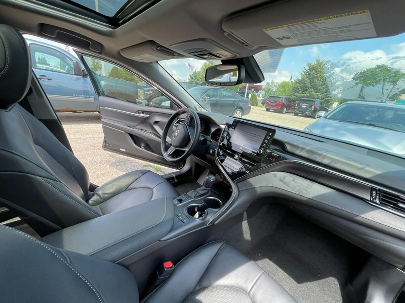 Toyota Camry Vehicle Image 06