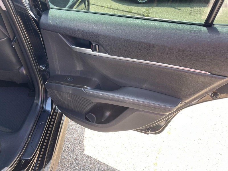 Toyota Camry Vehicle Image 15