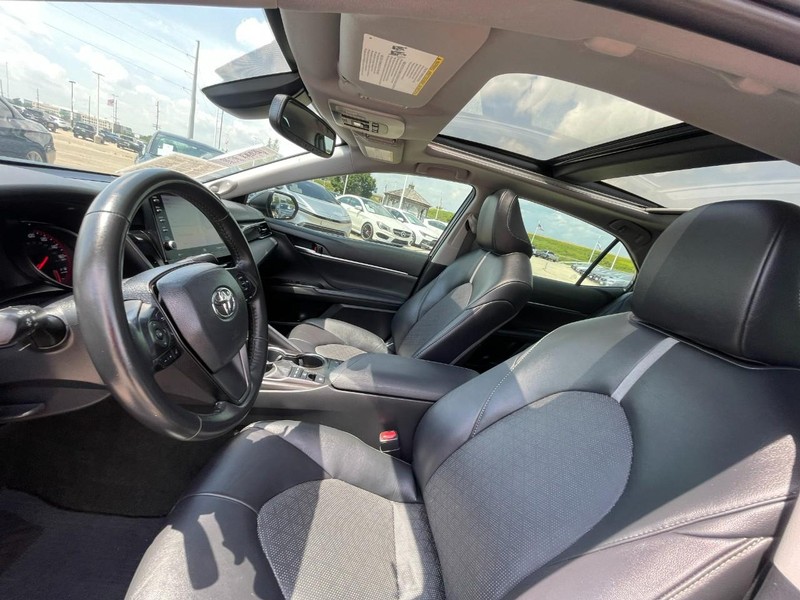 Toyota Camry Vehicle Image 20