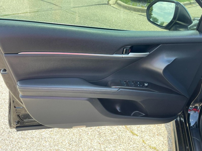 Toyota Camry Vehicle Image 22