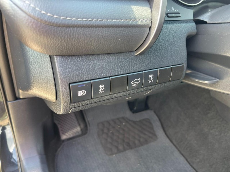 Toyota Camry Vehicle Image 23