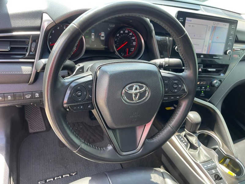Toyota Camry Vehicle Image 24