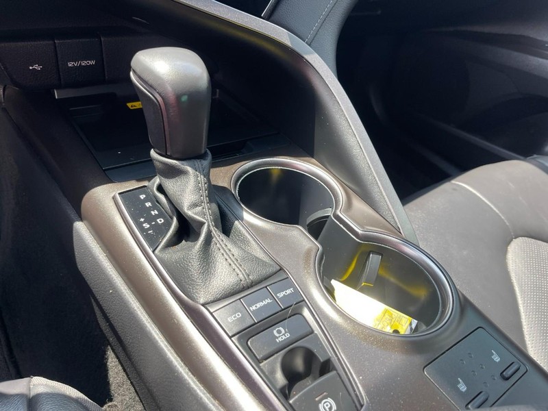 Toyota Camry Vehicle Image 29