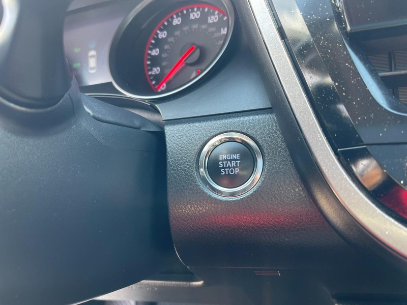 Toyota Camry Vehicle Image 32