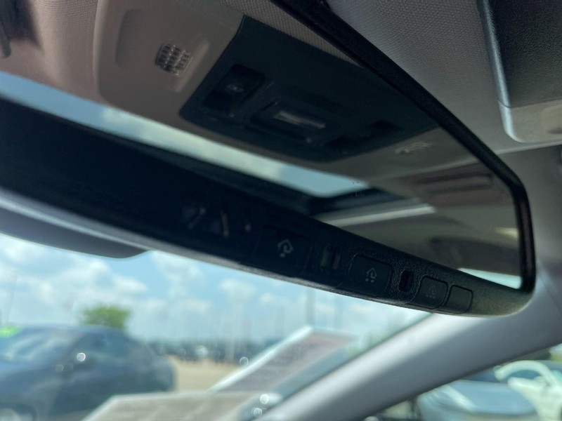 Toyota Camry Vehicle Image 35