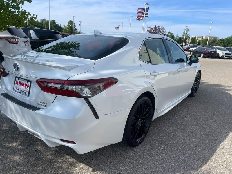 Toyota Camry Hybrid Vehicle Image 03