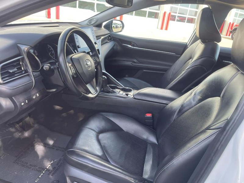 Toyota Camry Hybrid Vehicle Image 20