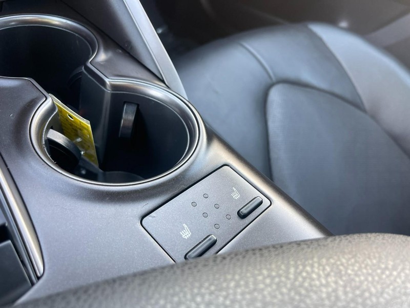Toyota Camry Hybrid Vehicle Image 25
