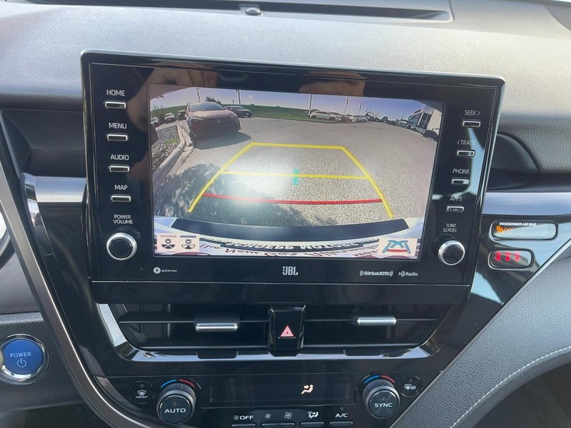 Toyota Camry Hybrid Vehicle Image 28