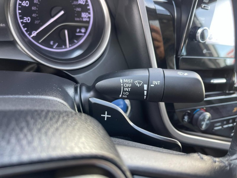 Toyota Camry Hybrid Vehicle Image 33