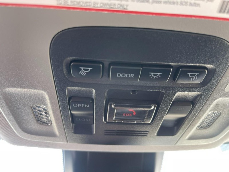Toyota Camry Hybrid Vehicle Image 35