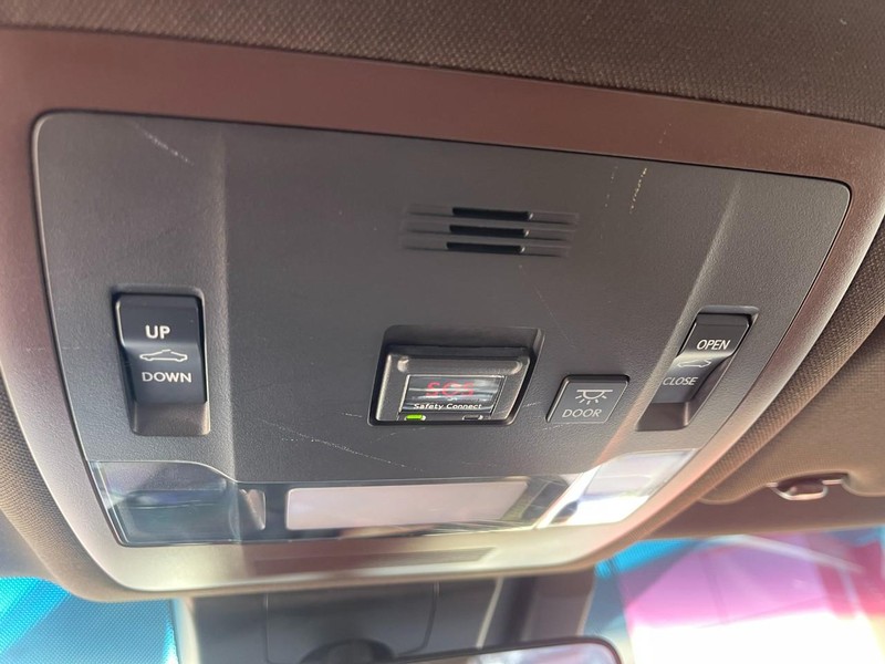 Lexus ES Vehicle Image 38