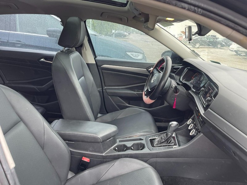 Volkswagen Jetta Vehicle Image 04