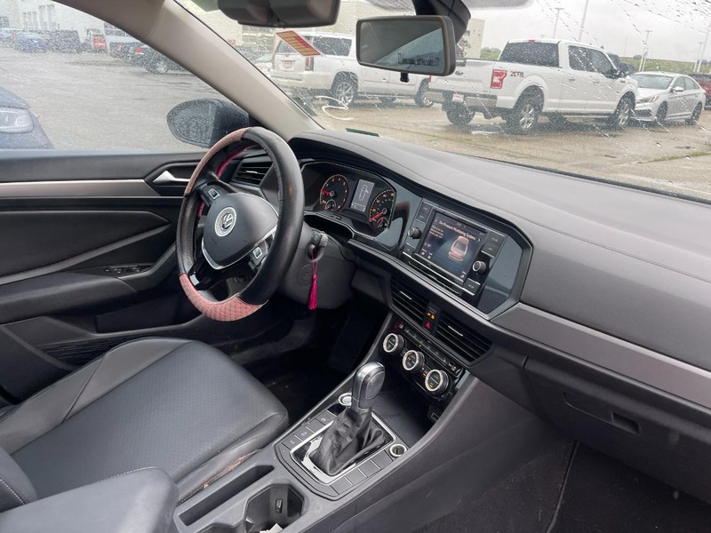 Volkswagen Jetta Vehicle Image 05