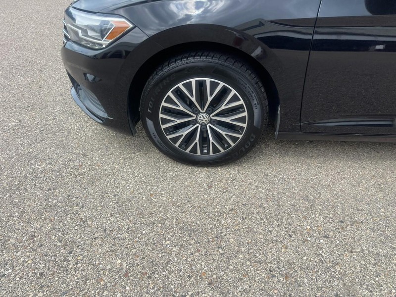 Volkswagen Jetta Vehicle Image 06