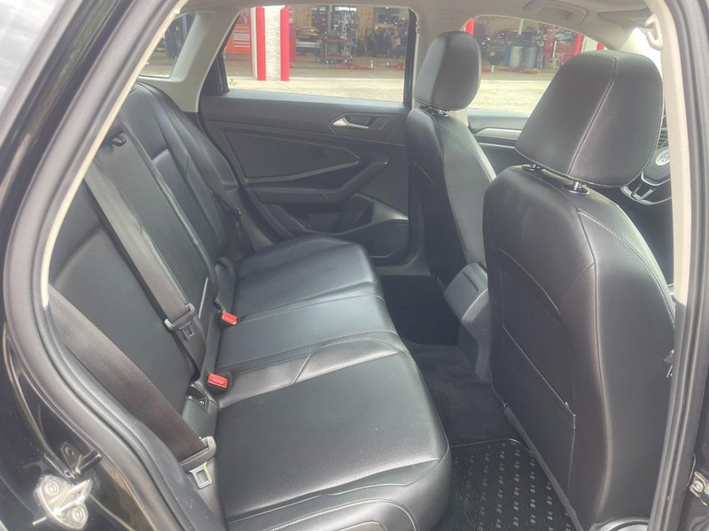Volkswagen Jetta Vehicle Image 13