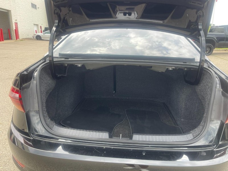 Volkswagen Jetta Vehicle Image 16