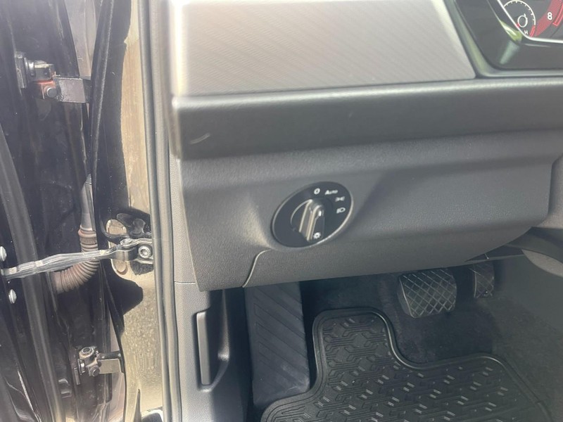 Volkswagen Jetta Vehicle Image 22
