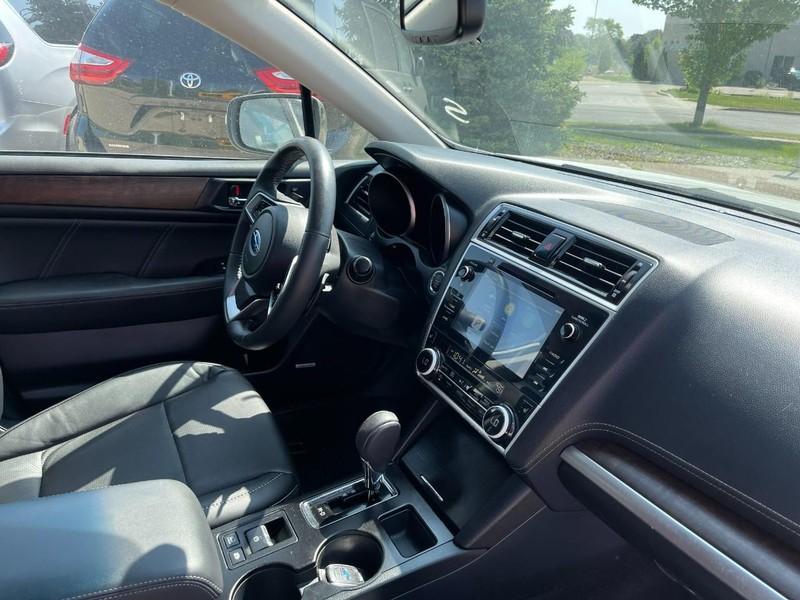 Subaru Outback Vehicle Image 02