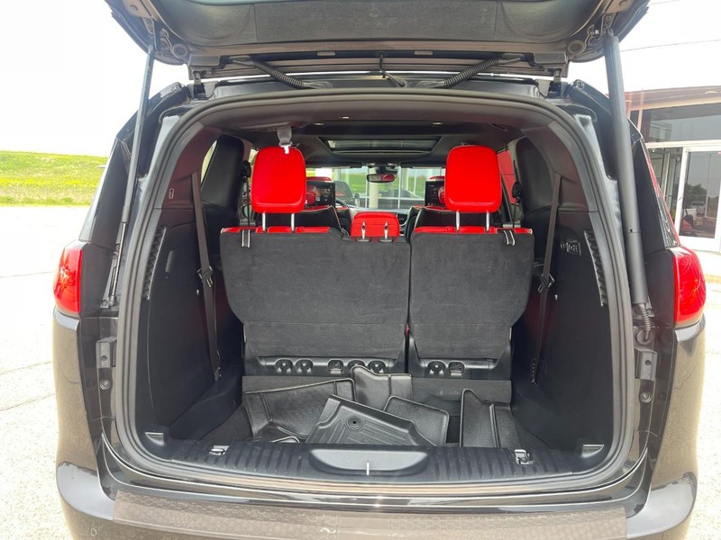Chrysler Pacifica Vehicle Image 19