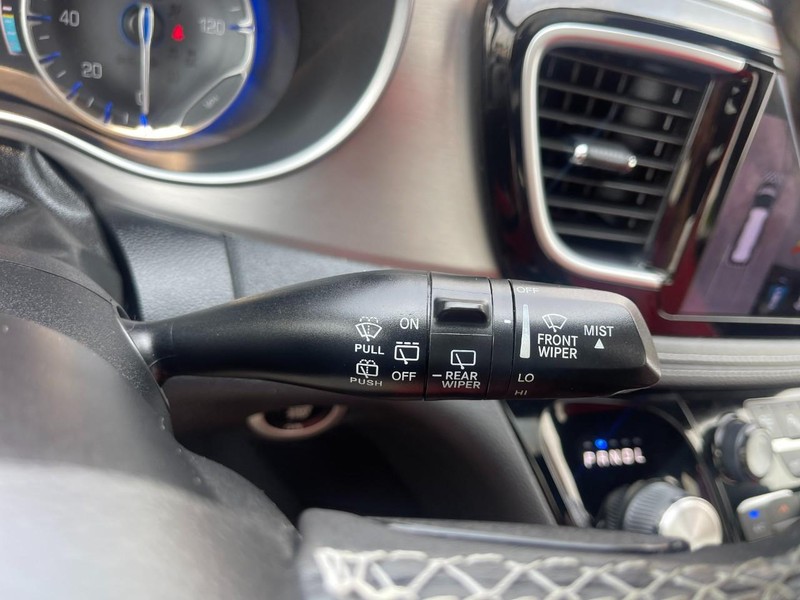 Chrysler Pacifica Vehicle Image 38