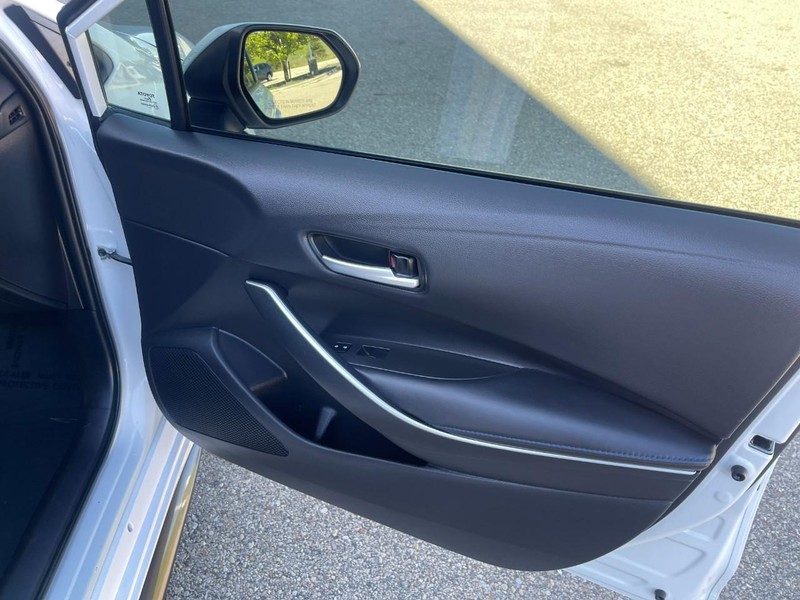 Toyota Corolla Vehicle Image 10