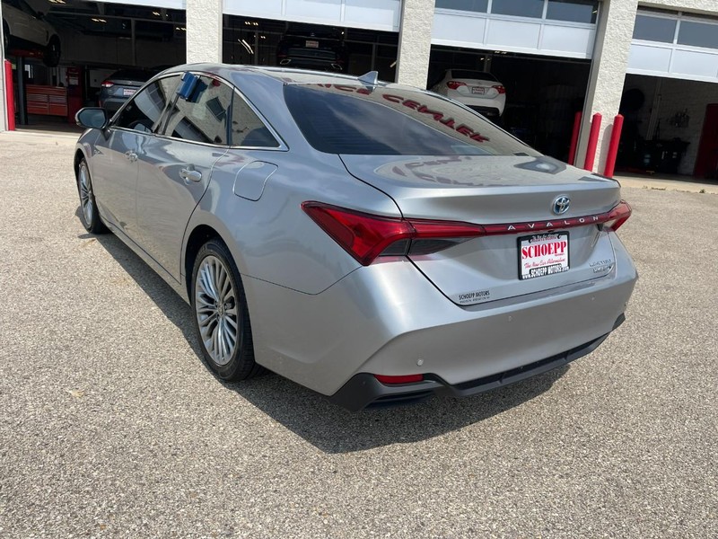 Toyota Avalon Hybrid Vehicle Image 04
