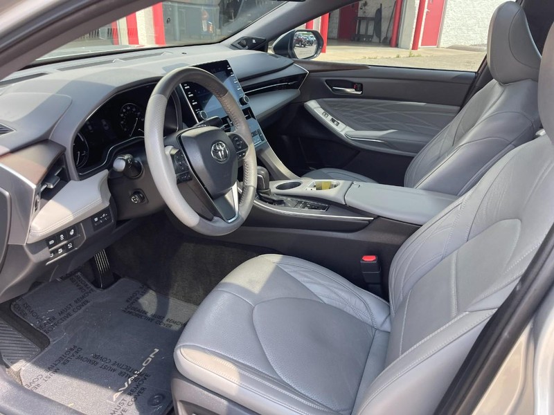 Toyota Avalon Hybrid Vehicle Image 22