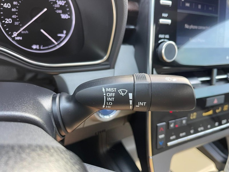 Toyota Avalon Hybrid Vehicle Image 32