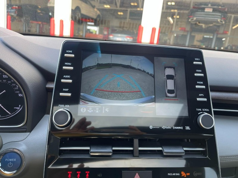 Toyota Avalon Hybrid Vehicle Image 36