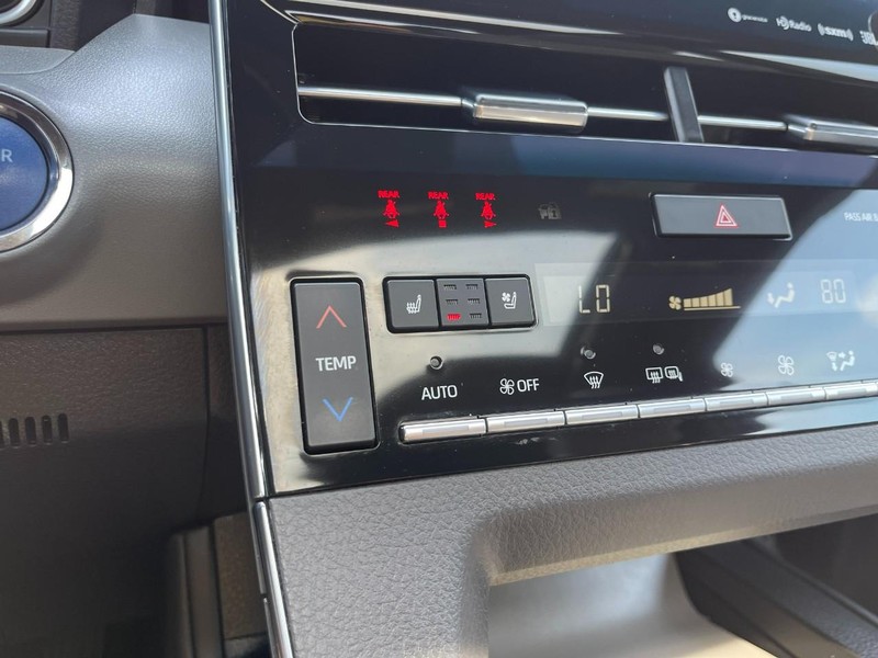 Toyota Avalon Hybrid Vehicle Image 37