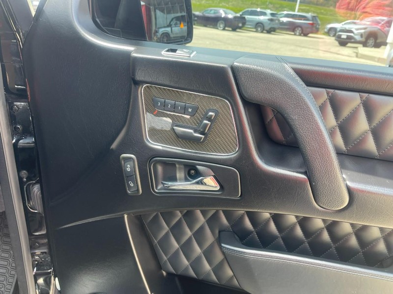 Mercedes-Benz G 65 AMG Vehicle Image 12