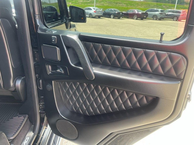 Mercedes-Benz G 65 AMG Vehicle Image 16