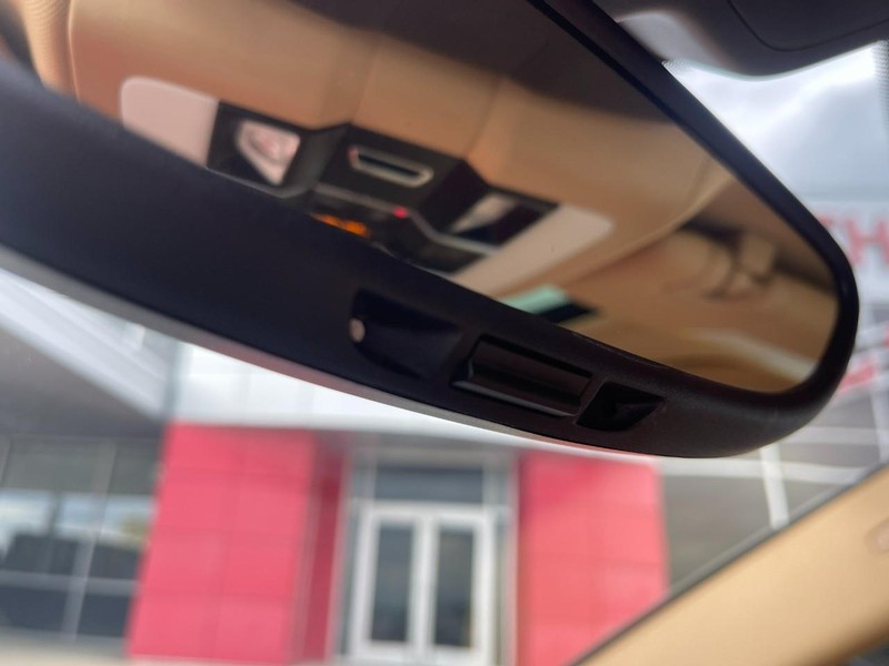 Porsche Panamera Vehicle Image 38