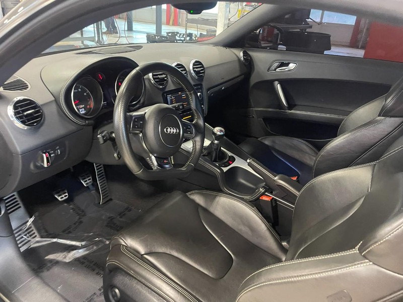 Audi TT RS Vehicle Image 16