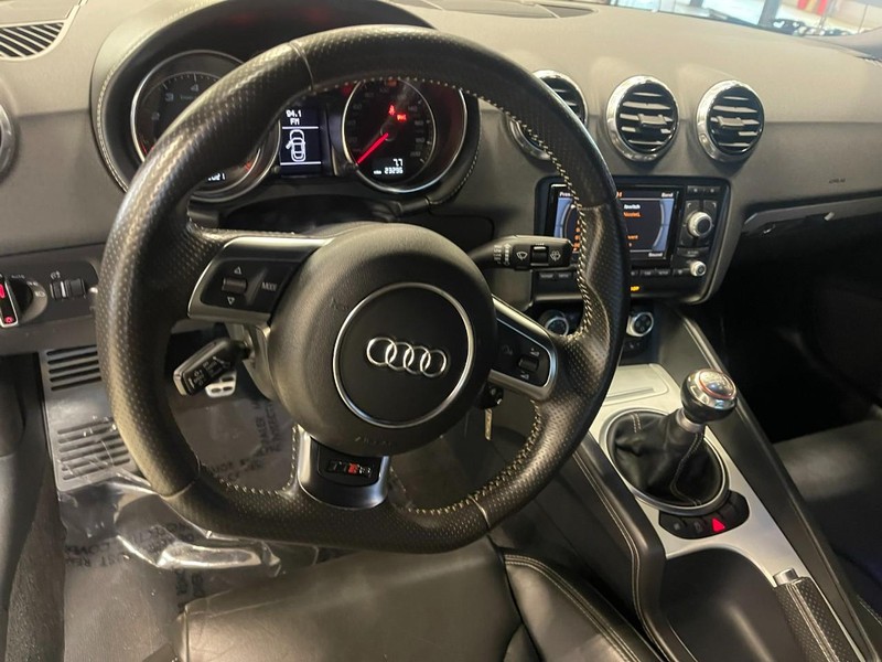 Audi TT RS Vehicle Image 21