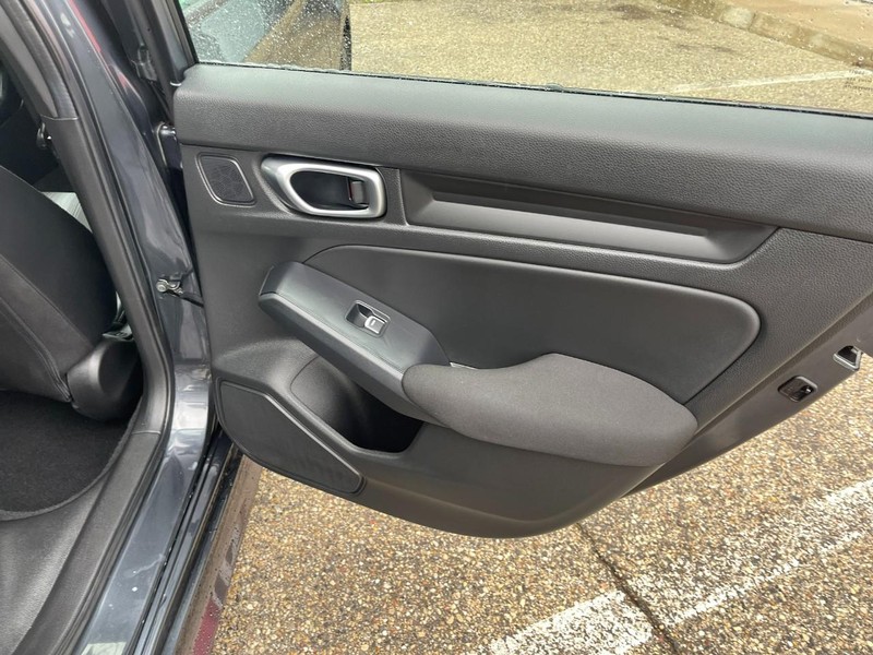 Honda Civic Sedan Vehicle Image 13