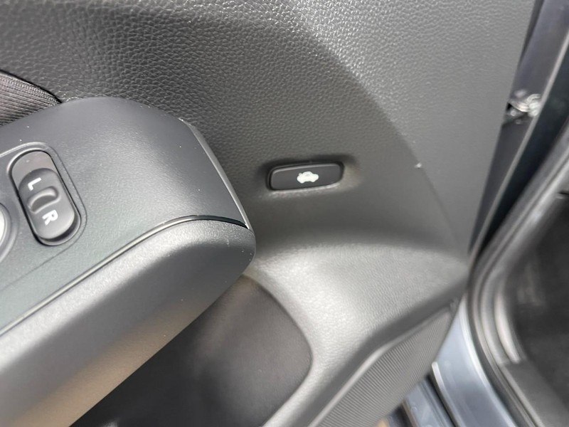 Honda Civic Sedan Vehicle Image 19