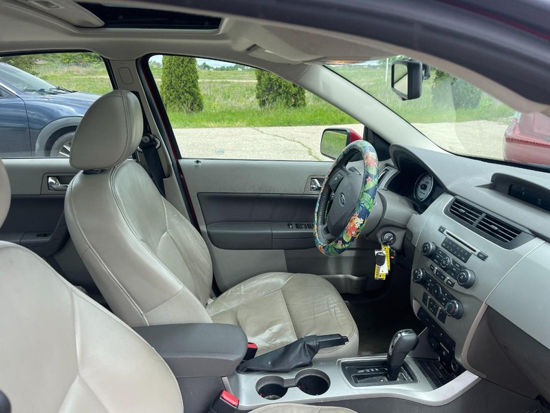 Ford Focus Vehicle Image 04