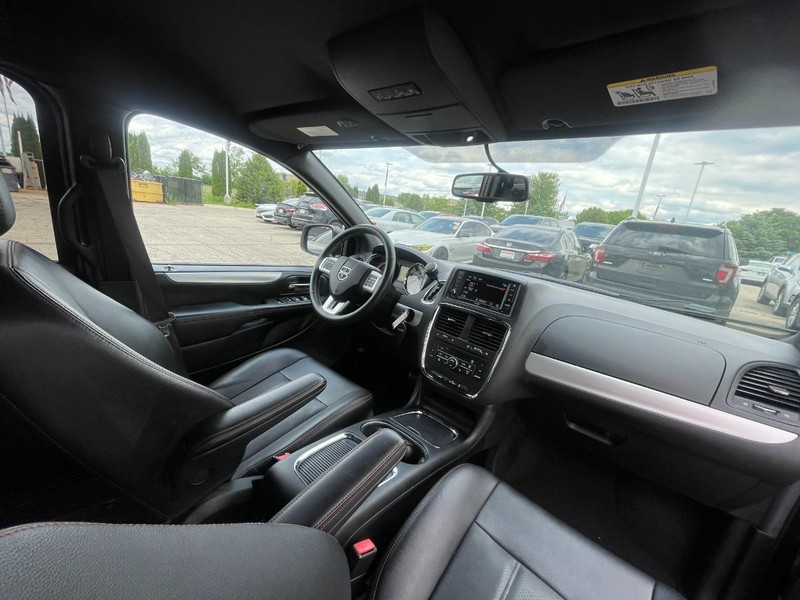 Dodge Grand Caravan Vehicle Image 05