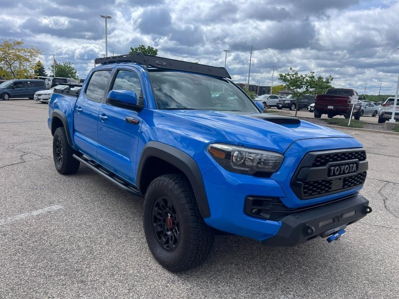 Toyota Tacoma 4WD Vehicle Image 02